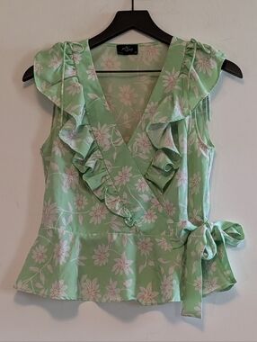 Milk & Honey Floral Wrap Blouse Medium Green Ruffle Peplum Tie Waist Top Sweet